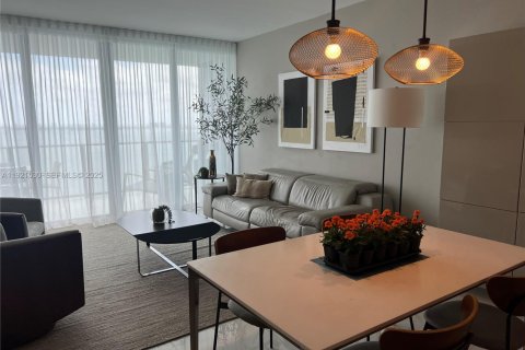 Condominio en alquiler en Miami, Florida, 1 dormitorio, 89.09 m2 № 1992865 - foto 9