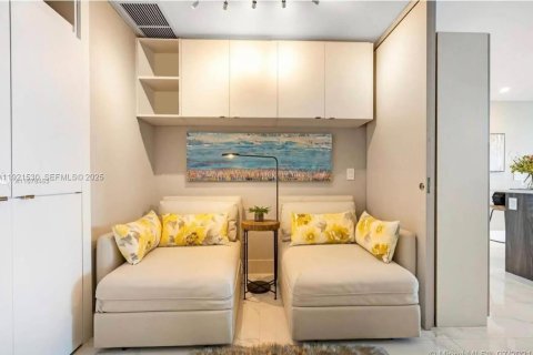 Condominio en alquiler en Miami, Florida, 1 dormitorio, 89.09 m2 № 1992865 - foto 4