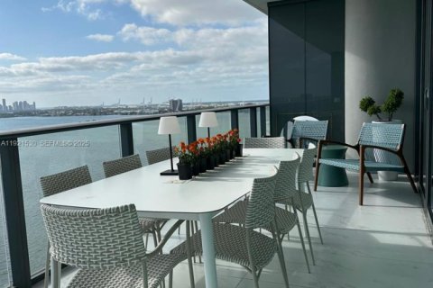 Condominio en alquiler en Miami, Florida, 1 dormitorio, 89.09 m2 № 1992865 - foto 14