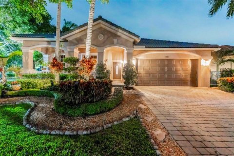 House in Weston, Florida 4 bedrooms, 174.28 sq.m. № 1971176 - photo 2