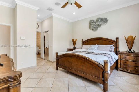 House in Weston, Florida 4 bedrooms, 174.28 sq.m. № 1971176 - photo 23