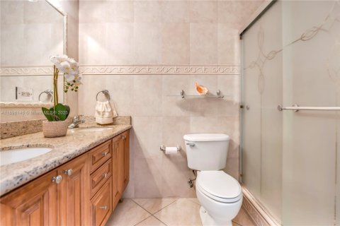 House in Weston, Florida 4 bedrooms, 174.28 sq.m. № 1971176 - photo 30