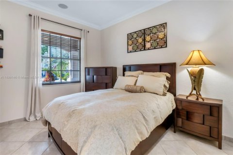 House in Weston, Florida 4 bedrooms, 174.28 sq.m. № 1971176 - photo 25