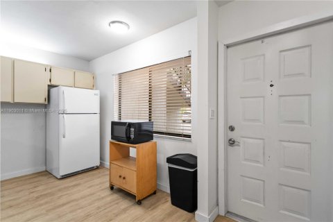 Купить кондоминиум в Маргит, Флорида 2 спальни, 94.67м2, № 1965824 - фото 11