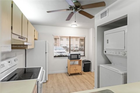 Купить кондоминиум в Маргит, Флорида 2 спальни, 94.67м2, № 1965824 - фото 21