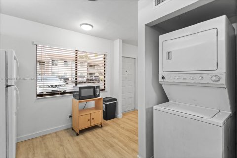 Купить кондоминиум в Маргит, Флорида 2 спальни, 94.67м2, № 1965824 - фото 15