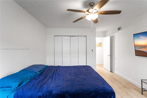 Купить кондоминиум в Маргит, Флорида 2 спальни, 94.67м2, № 1965824 - фото 29