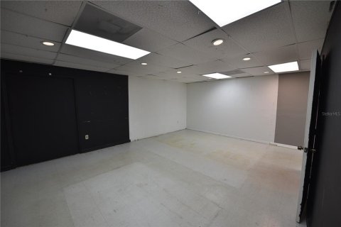 Immobilier commercial à louer à Kissimmee, Floride: 53.14 m2 № 2408098 - photo 7