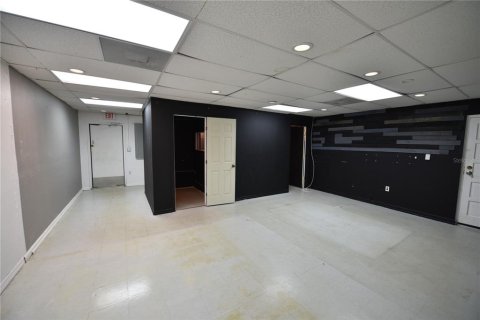 Immobilier commercial à louer à Kissimmee, Floride: 53.14 m2 № 2408098 - photo 10