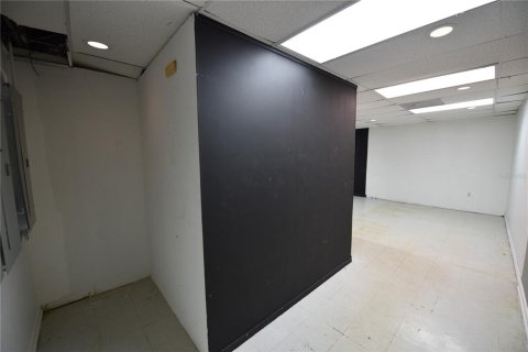 Immobilier commercial à louer à Kissimmee, Floride: 53.14 m2 № 2408098 - photo 15