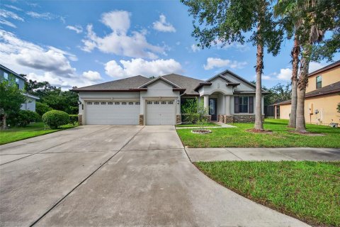 House in Tampa, Florida 4 bedrooms, 271.09 sq.m. № 1884438 - photo 2