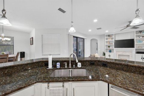 House in Tampa, Florida 4 bedrooms, 271.09 sq.m. № 1884438 - photo 29
