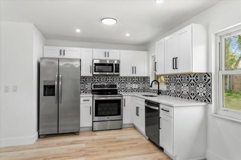 Casa en venta en Orlando, Florida, 3 dormitorios, 125.7 m2 № 1885206 - foto 9