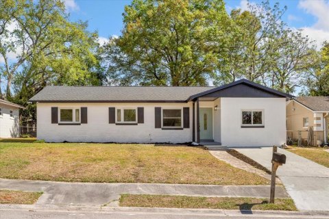 Casa en venta en Orlando, Florida, 3 dormitorios, 125.7 m2 № 1885206 - foto 1