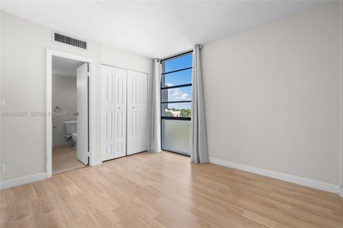 Copropriété à vendre à Aventura, Floride: 2 chambres, 87.7 m2 № 1994327 - photo 22