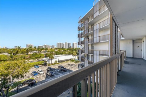 Copropriété à vendre à Aventura, Floride: 2 chambres, 87.7 m2 № 1994327 - photo 26