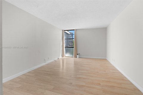 Copropriété à vendre à Aventura, Floride: 2 chambres, 87.7 m2 № 1994327 - photo 5