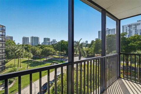 Copropriété à vendre à Aventura, Floride: 2 chambres, 87.7 m2 № 1994327 - photo 1