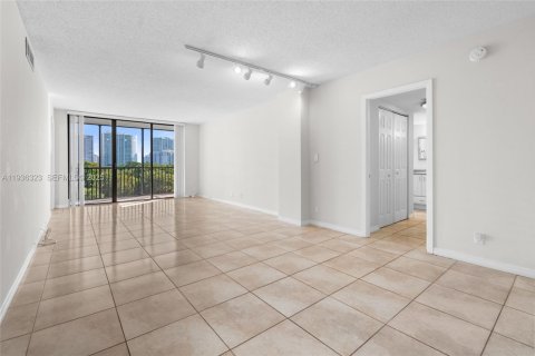 Copropriété à vendre à Aventura, Floride: 2 chambres, 87.7 m2 № 1994327 - photo 25