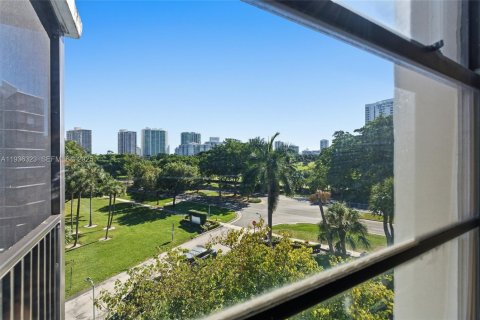 Copropriété à vendre à Aventura, Floride: 2 chambres, 87.7 m2 № 1994327 - photo 28