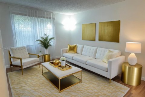 Снять в аренду кондоминиум в Пальметто-Бей, Флорида 1 спальня, 61.69м2, № 1951629 - фото 3