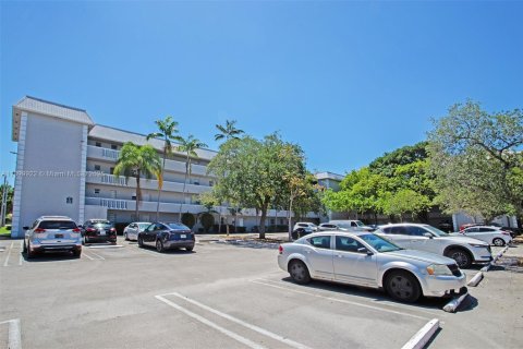 Снять в аренду кондоминиум в Пальметто-Бей, Флорида 1 спальня, 61.69м2, № 1951629 - фото 27