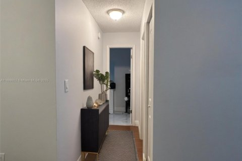 Снять в аренду кондоминиум в Пальметто-Бей, Флорида 1 спальня, 61.69м2, № 1951629 - фото 11