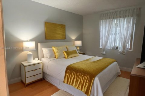 Снять в аренду кондоминиум в Пальметто-Бей, Флорида 1 спальня, 61.69м2, № 1951629 - фото 7