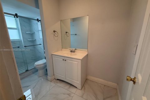 Снять в аренду кондоминиум в Пальметто-Бей, Флорида 1 спальня, 61.69м2, № 1951629 - фото 9