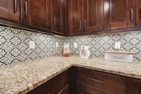 Townhouse in Palm Harbor, Florida 3 bedrooms, 195.28 sq.m. № 1845050 - photo 24