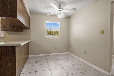 Villa ou maison à vendre à Lakeland, Floride: 4 chambres, 206.99 m2 № 2151960 - photo 12