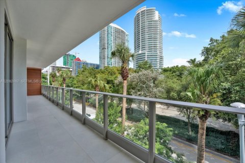 Copropriété à louer à Miami, Floride: 3 chambres, 153.47 m2 № 2348479 - photo 3