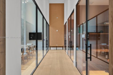Copropriété à louer à Miami, Floride: 3 chambres, 153.47 m2 № 2348479 - photo 24