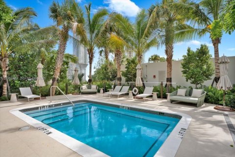 Copropriété à louer à Miami, Floride: 3 chambres, 153.47 m2 № 2348479 - photo 16