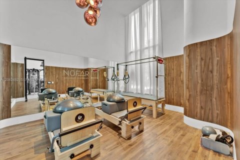 Copropriété à louer à Miami, Floride: 3 chambres, 153.47 m2 № 2348479 - photo 19