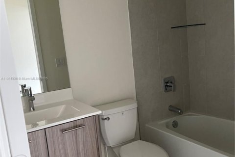 Купить таунхаус в Дорал, Флорида 3 спальни, 149.57м2, № 1967649 - фото 8