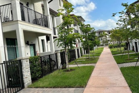 Купить таунхаус в Дорал, Флорида 3 спальни, 149.57м2, № 1967649 - фото 3