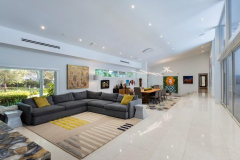House in Coral Gables, Florida 4 bedrooms, 430.88 sq.m. № 1924969 - photo 8