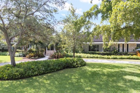 House in Coral Gables, Florida 4 bedrooms, 430.88 sq.m. № 1924969 - photo 1