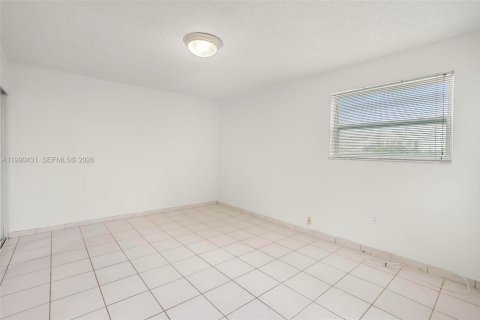 Condominio en alquiler en North Miami, Florida, 1 dormitorio, 52.4 m2 № 2057580 - foto 10