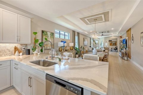 Купить виллу или дом в Лейквуд Ранч, Флорида 9 комнат, 172.05м2, № 1717822 - фото 10