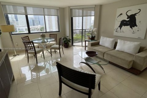 Condominio en venta en Miami, Florida, 2 dormitorios, 88.26 m2 № 1741558 - foto 2