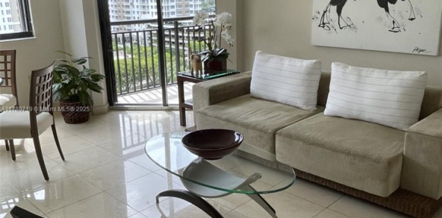 Condominio en Miami, Florida, 2 dormitorios  № 1741558