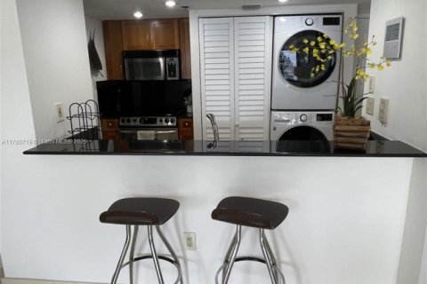 Condominio en venta en Miami, Florida, 2 dormitorios, 88.26 m2 № 1741558 - foto 15