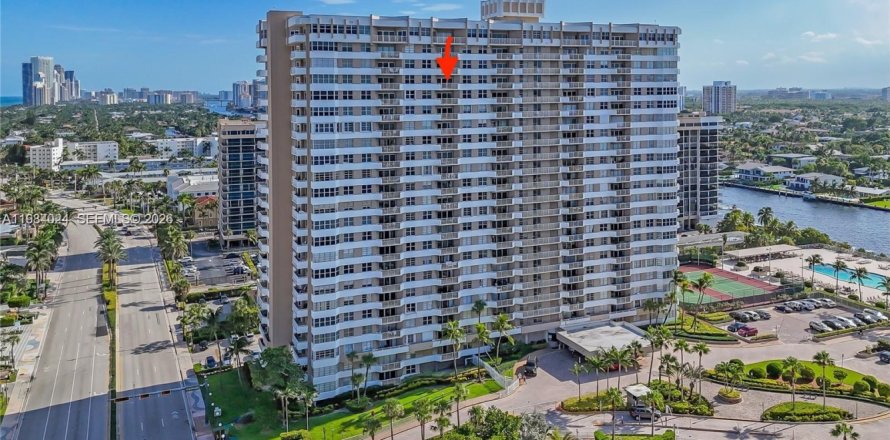 Condominio en Hallandale Beach, Florida, 1 dormitorio  № 2048572