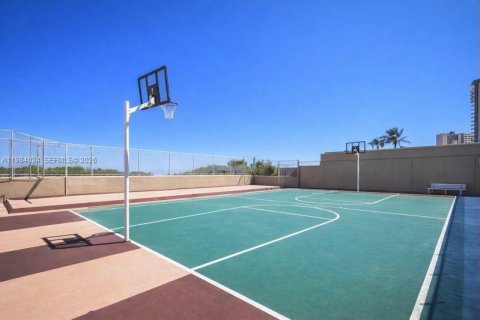 Condominio en venta en Hallandale Beach, Florida, 1 dormitorio, 80.82 m2 № 2048572 - foto 22