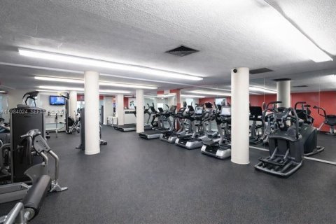 Condominio en venta en Hallandale Beach, Florida, 1 dormitorio, 80.82 m2 № 2048572 - foto 20