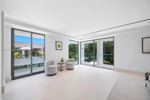 House in Weston, Florida 6 bedrooms, 839.37 sq.m. № 2316356 - photo 7