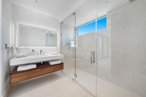 House in Weston, Florida 6 bedrooms, 839.37 sq.m. № 2316356 - photo 4