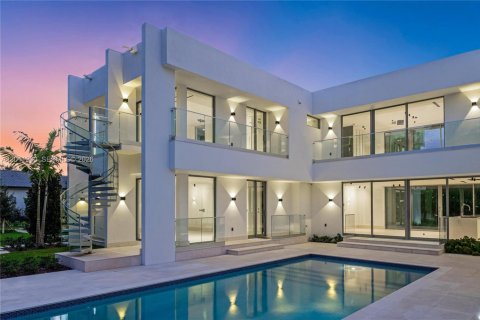 House in Weston, Florida 6 bedrooms, 839.37 sq.m. № 2316356 - photo 12